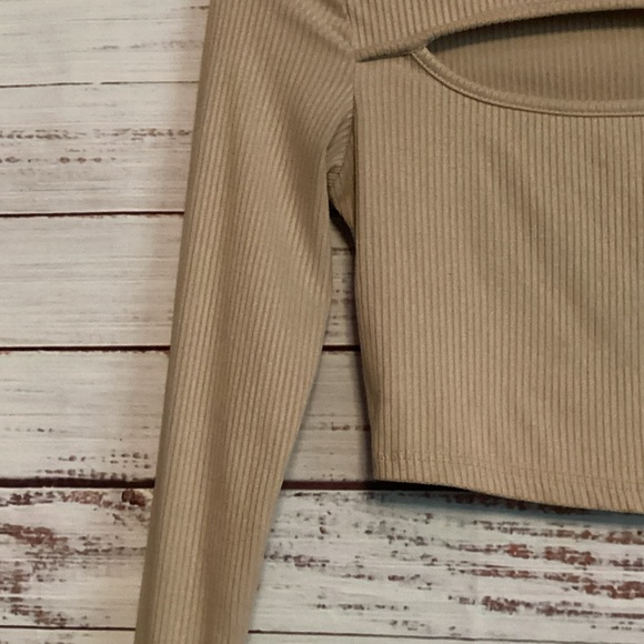 Timing Tan Ribbed Cutout Crop Top - Picture 3 of 5